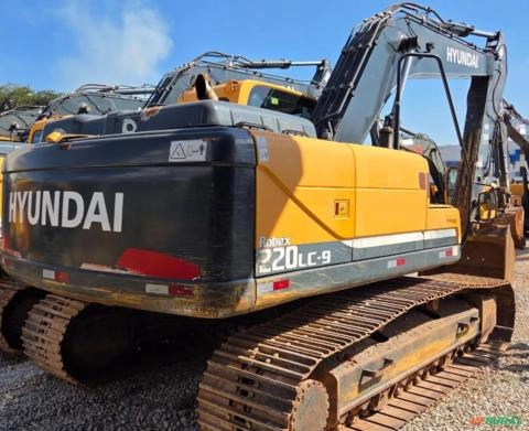 ESCAVADEIRA HYUNDAI, MODELO ROBEX 220LC-9, ANO 2021, ÚNICO DONO, NF DE ORIGEM, APENAS 4.500HS Imagem ESCAVADEIRA HYUNDAI, MODELO ROBEX 220LC-9, ANO 2021, ÚNICO DONO, NF DE ORIGEM, APENAS 4.500HS