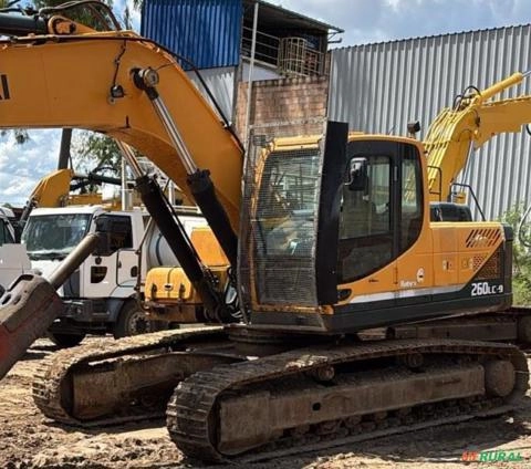 ESCAVADEIRA HYUNDAI, ROBEX 260LC-9, ANO 2019, ÚNICO DONO, 9.486HS, ROMPEDOR HAMMER 1.700KG Imagem ESCAVADEIRA HYUNDAI, ROBEX 260LC-9, ANO 2019, ÚNICO DONO, 9.486HS, ROMPEDOR HAMMER 1.700KG