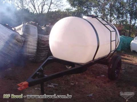 Carreta Agrícola 3.300 litros, Tanque em Polietileno Natura, sem Bomba e Pneu. Imagem Carreta Agrícola 3.300 litros, Tanque em Polietileno Natura, sem Bomba e Pneu.