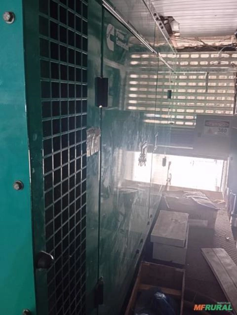 Gerador de Energia 80 KVA 2012 200Hrs + QTA - MOTOR CUMMINS SÉRIE 4BTA (4 CILINDROS) Imagem Gerador de Energia 80 KVA 2012 200Hrs + QTA - MOTOR CUMMINS SÉRIE 4BTA (4 CILINDROS)