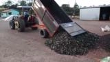 Carreta Agrícola Metálica Basculante 5 Ton/4,5 m³ Rodado Duplo c 4 Pneus Modelo Cafeeira Asus LojALL Imagem Carreta Agrícola Metálica Basculante 5 Ton/4,5 m³ Rodado Duplo c 4 Pneus Modelo Cafeeira Asus LojALL