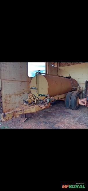 Tanque água com bomba Imagem Tanque água com bomba