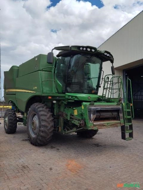 COLHEITADEIRA JOHN DEERE S770 - ANO 2023 - APENAS 1.553 HORAS DE TRILHA! Imagem COLHEITADEIRA JOHN DEERE S770 - ANO 2023 - APENAS 1.553 HORAS DE TRILHA!