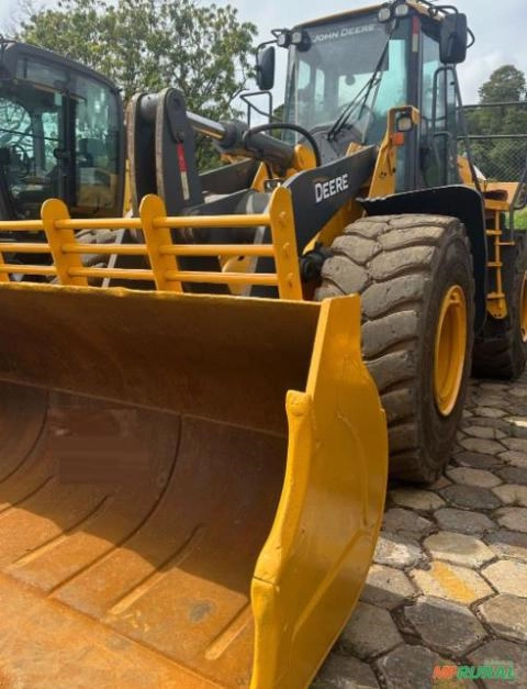 PÁ CARREGADEIRA JOHN DEERE, MODELO 724K II, ANO 2020, NF DE ORIGEM, 26.000 TRABALHADAS Imagem PÁ CARREGADEIRA JOHN DEERE, MODELO 724K II, ANO 2020, NF DE ORIGEM, 26.000 TRABALHADAS