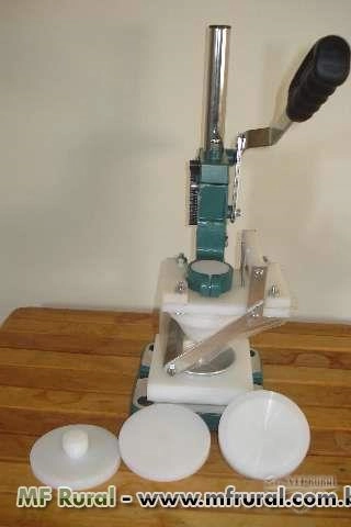 MÁQUINA PRODUTORA DE EMPADAS COM EXTRATOR DE FORMAS Imagem MÁQUINA PRODUTORA DE EMPADAS COM EXTRATOR DE FORMAS